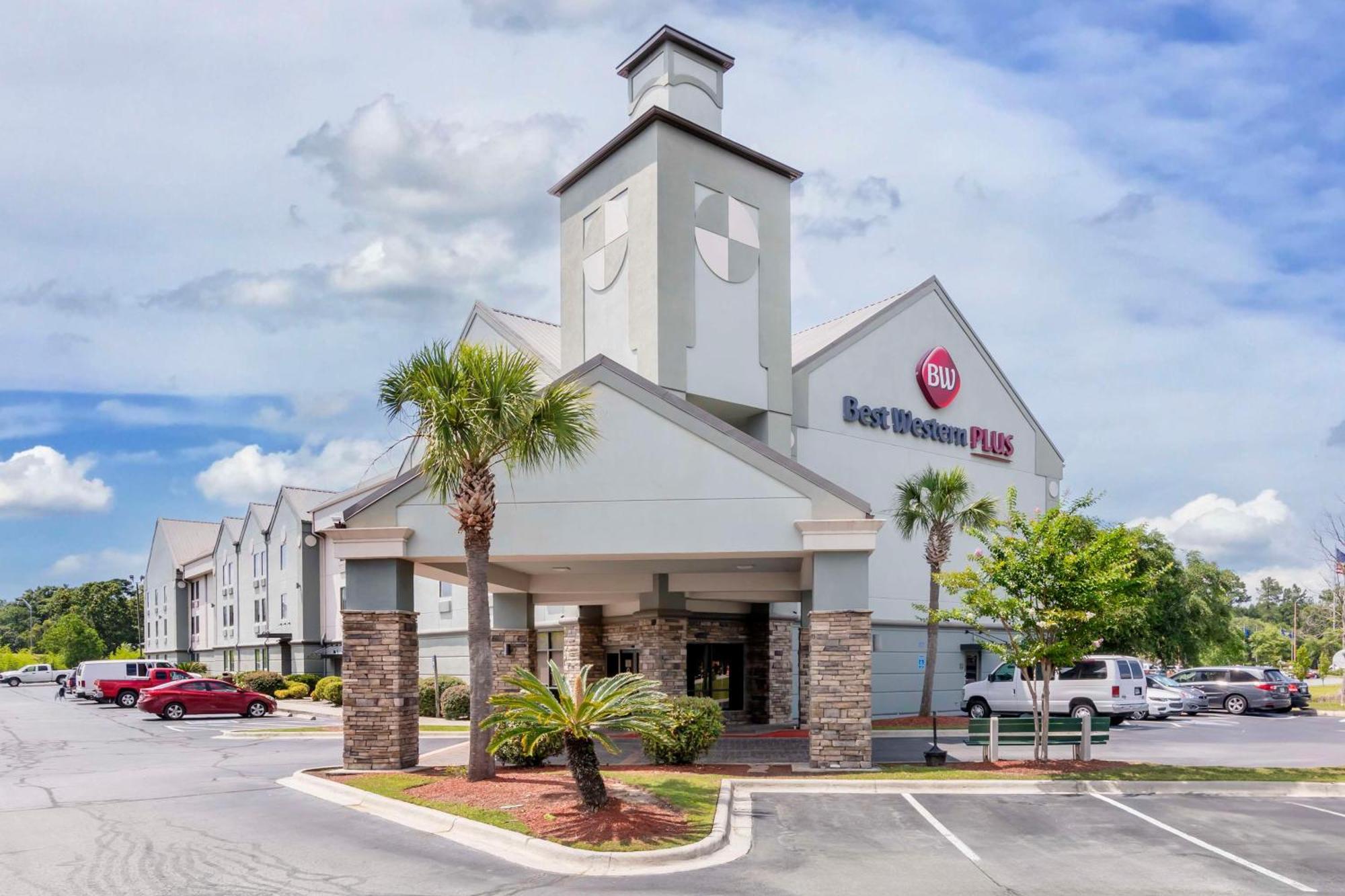 Best Western Savannah Airport Inn & Suites Pooler Exterior photo