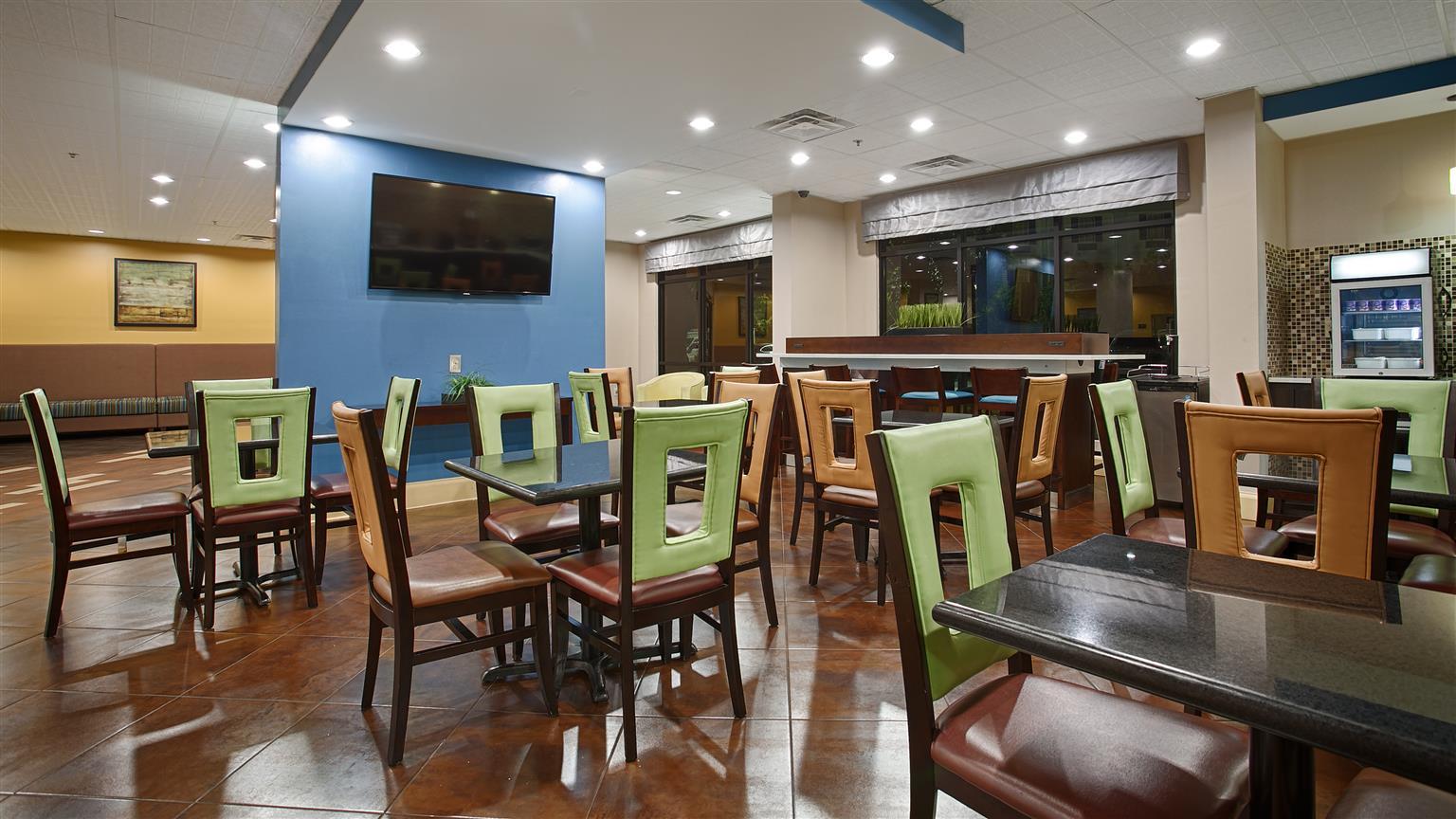 Best Western Savannah Airport Inn & Suites Pooler Exterior photo
